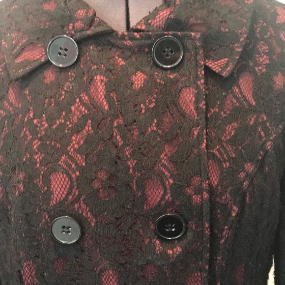Lovely lace jacket! - Picture 2 of 5